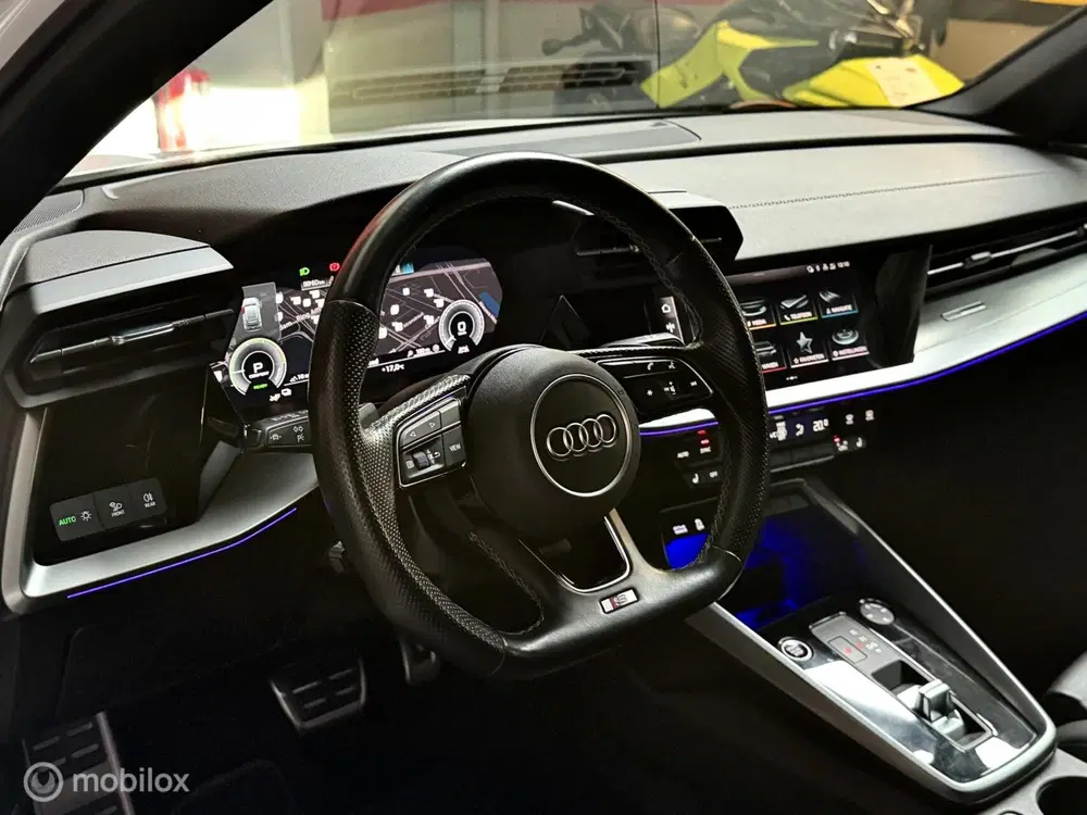 Audi A3 45 TFSIe S-Line Competition uit 2022, foto 3