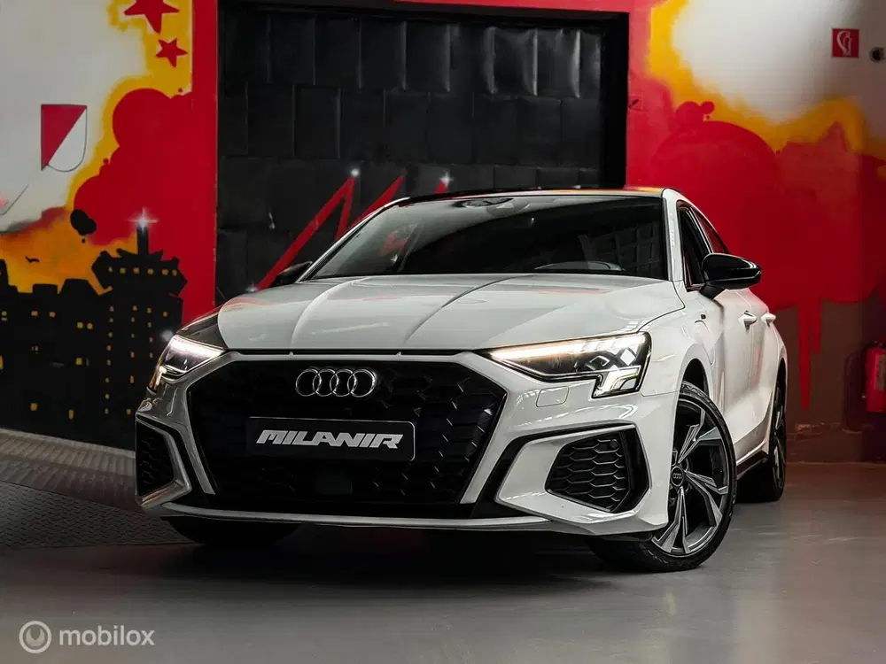 Audi A3 45 TFSIe S-Line Competition uit 2022, foto 4