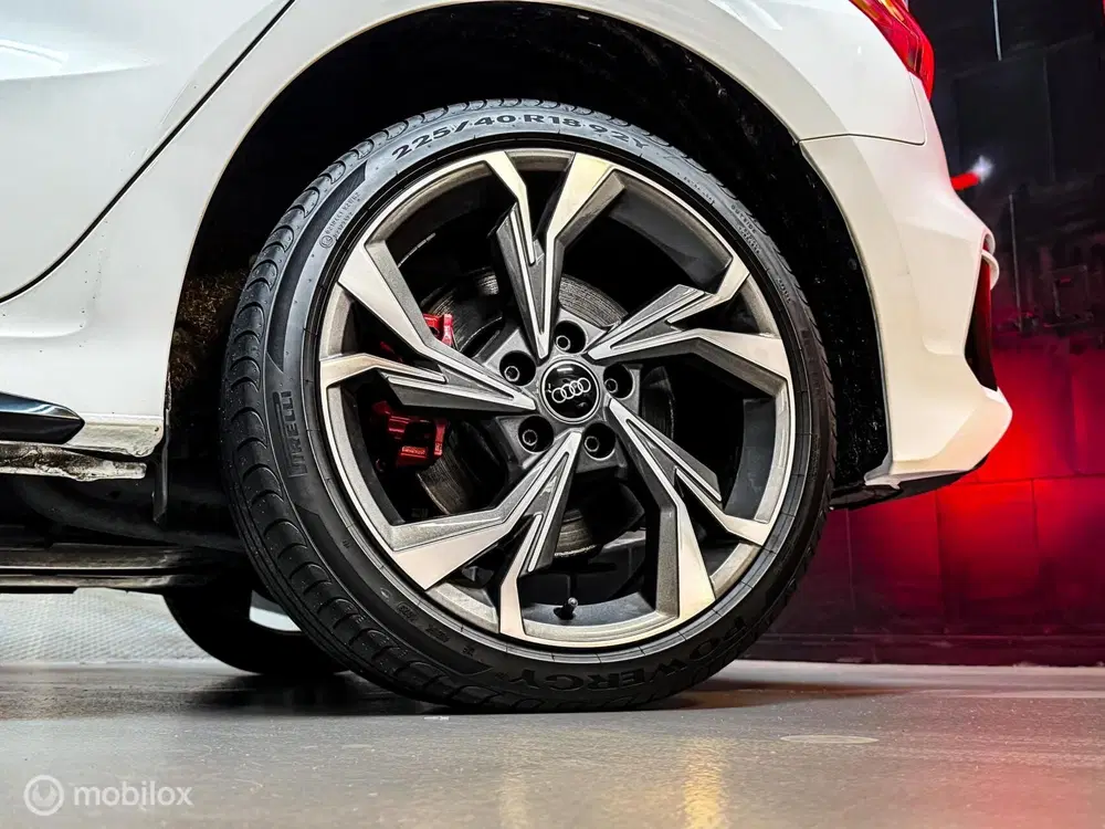Audi A3 45 TFSIe S-Line Competition uit 2022, foto 6