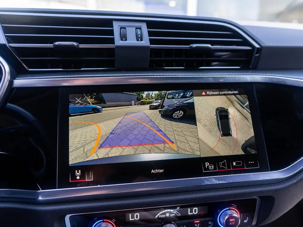 Audi Q3 1.4 e-hybrid S edition S-line uit 2023, foto 13