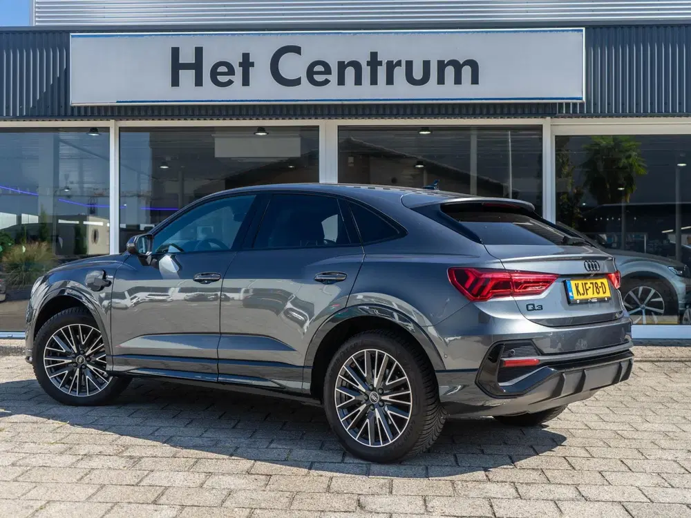 Audi Q3 1.4 e-hybrid S edition S-line uit 2023, foto 2
