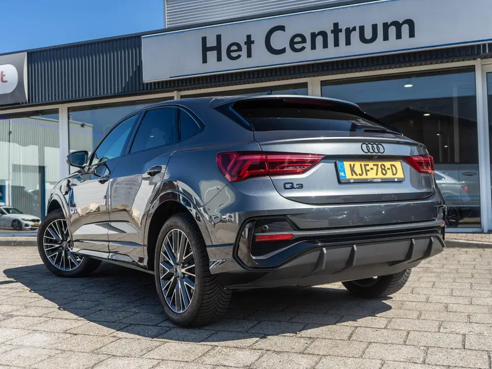 Audi Q3 1.4 e-hybrid S edition S-line uit 2023, foto 3