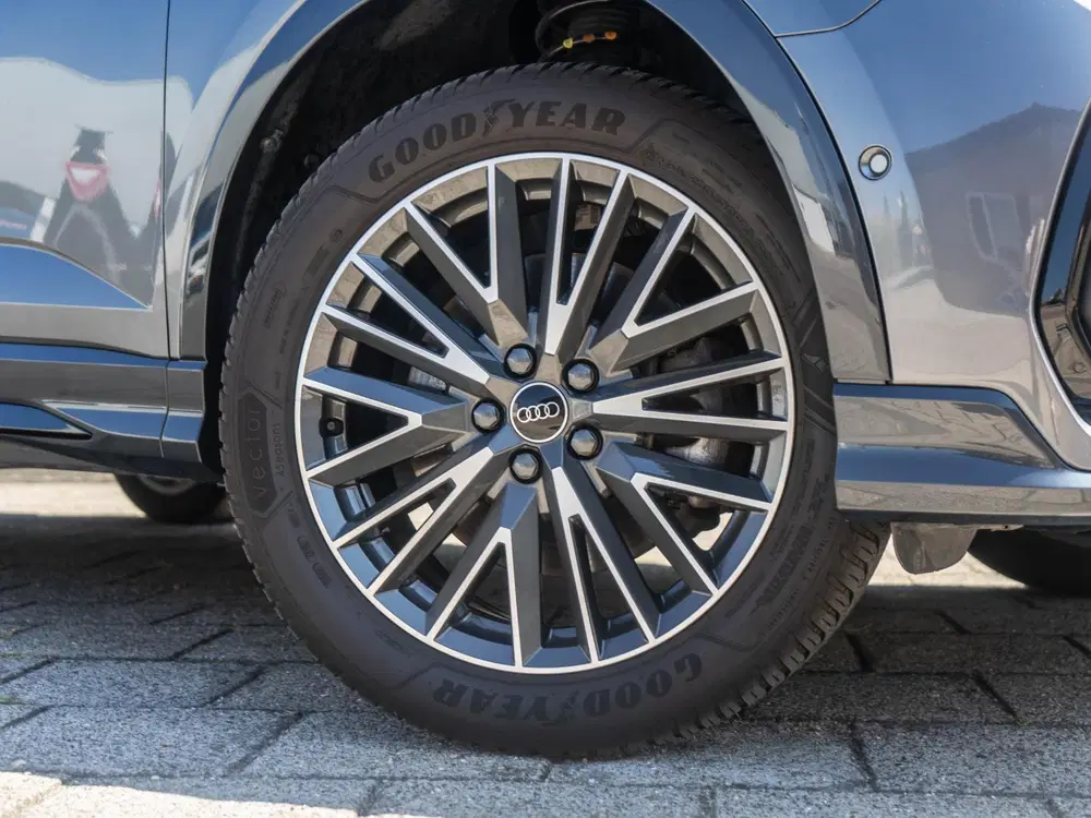 Audi Q3 1.4 e-hybrid S edition S-line uit 2023, foto 4