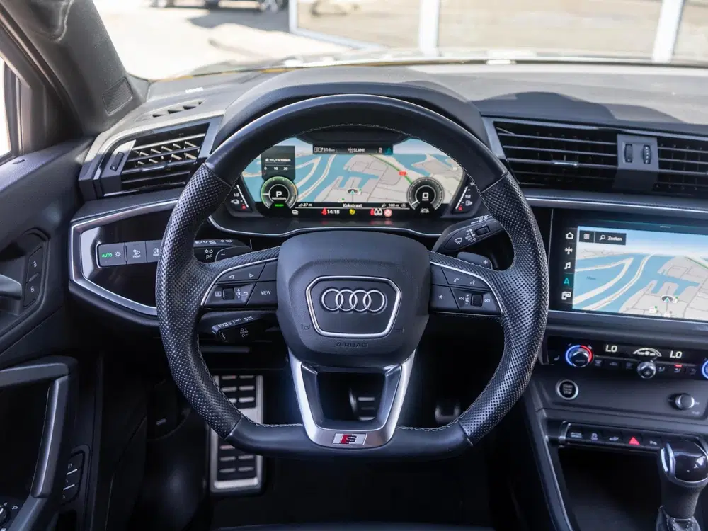 Audi Q3 1.4 e-hybrid S edition S-line uit 2023, foto 5