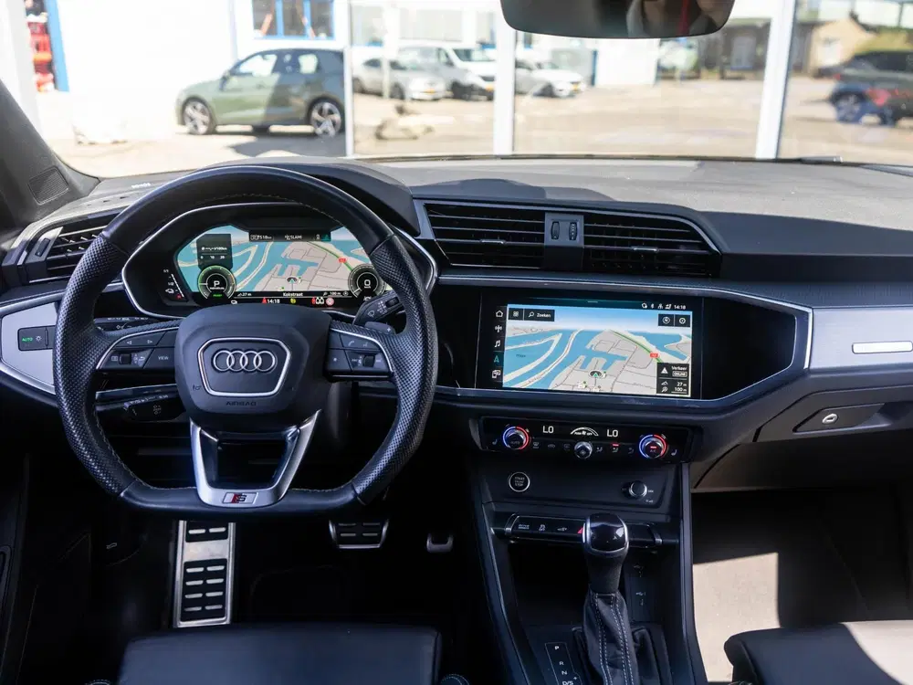 Audi Q3 1.4 e-hybrid S edition S-line uit 2023, foto 7
