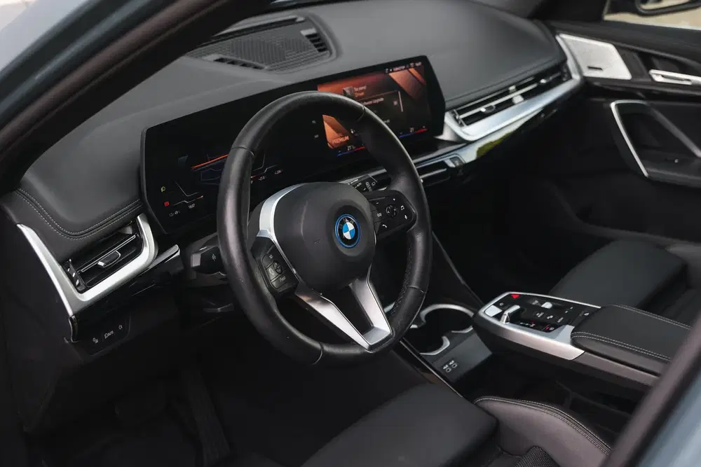BMW iX1 eDrive20 xLine uit 2024, foto 11