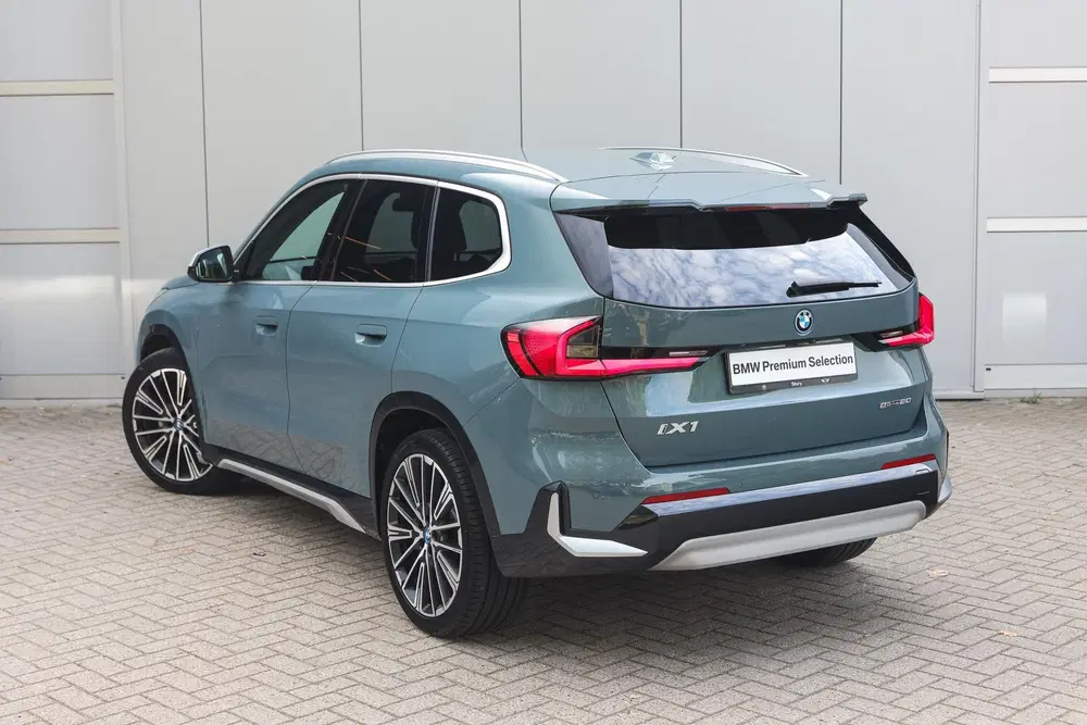 BMW iX1 eDrive20 xLine uit 2024, foto 2
