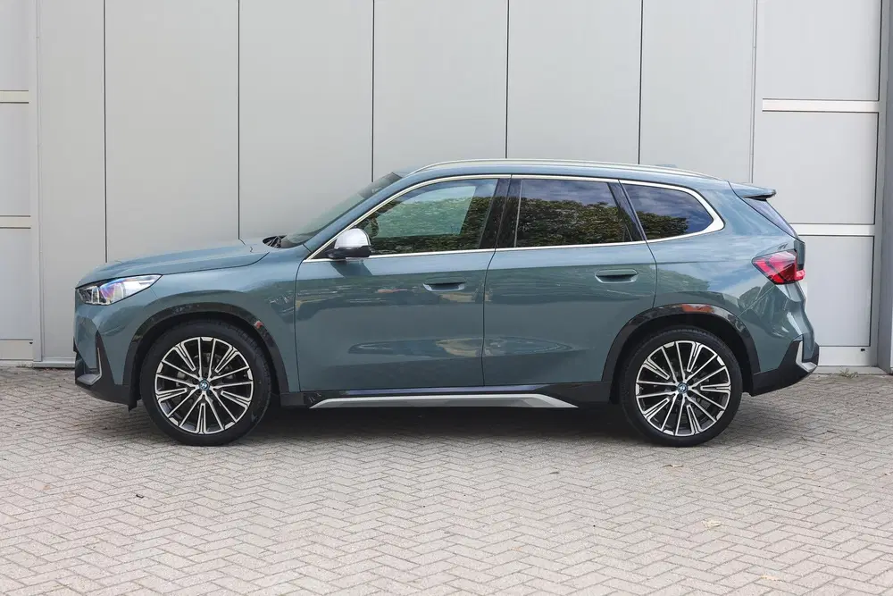 BMW iX1 eDrive20 xLine uit 2024, foto 7