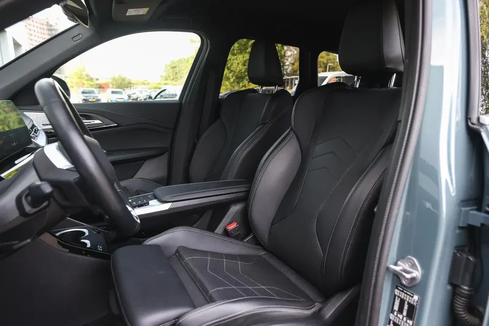 BMW iX1 eDrive20 xLine uit 2024, foto 9