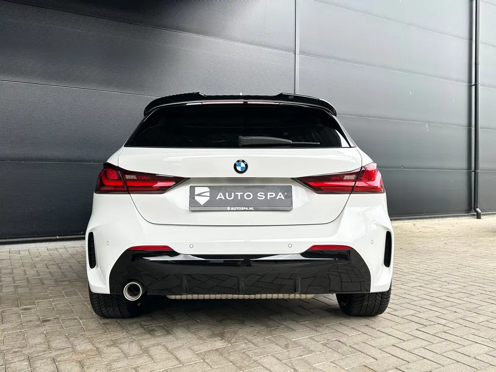 BMW 1-serie 118i uit 2020, foto 10