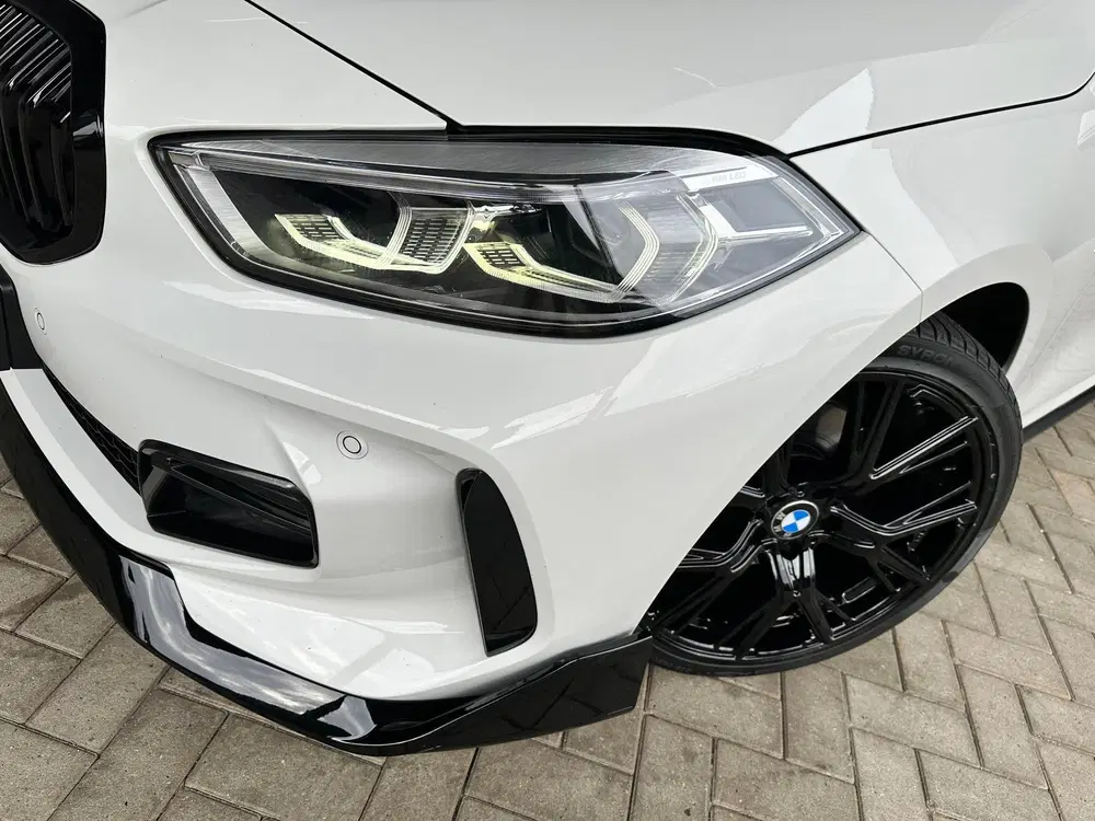 BMW 1-serie 118i uit 2020, foto 2