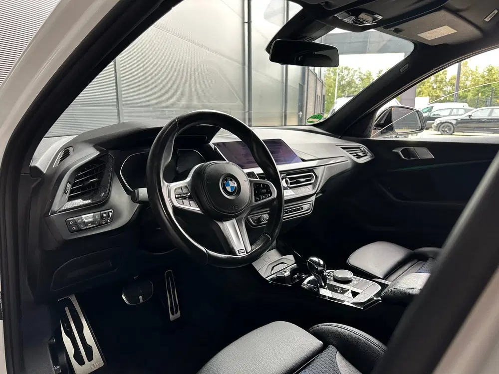 BMW 1-serie 118i uit 2020, foto 6
