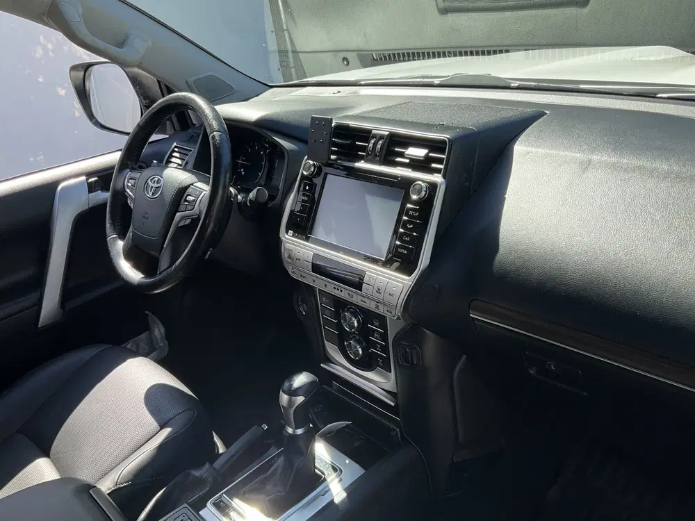 Toyota Land Cruiser 5-Pers 2.8 D-4D Professional 5p. 360° L uit 2020, foto 3