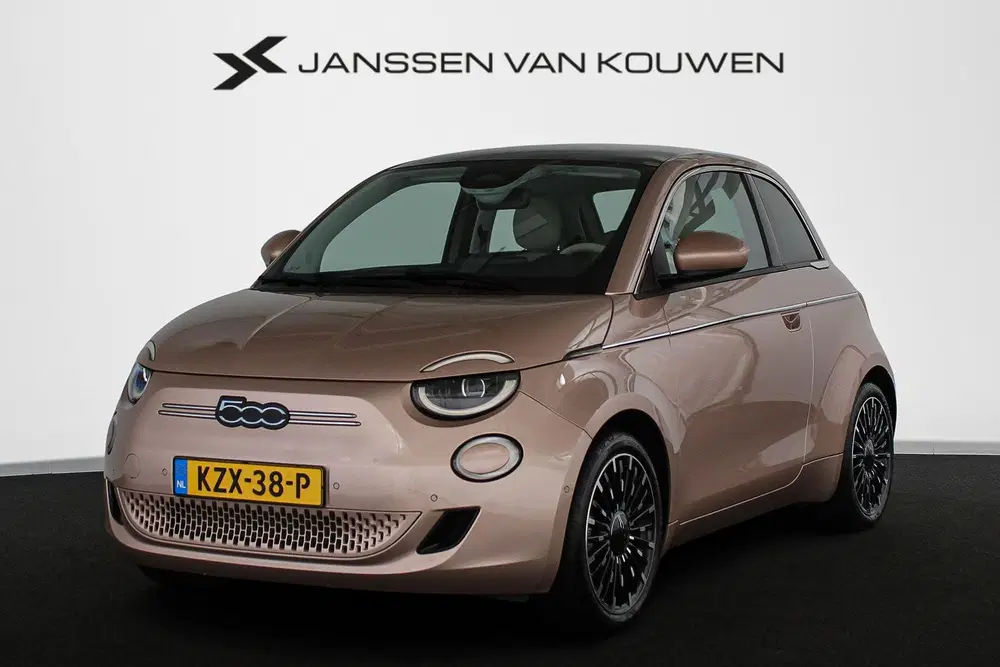 Fiat 500 La Prima 42 kWh Pano Leder Stoelverwarming uit 2024