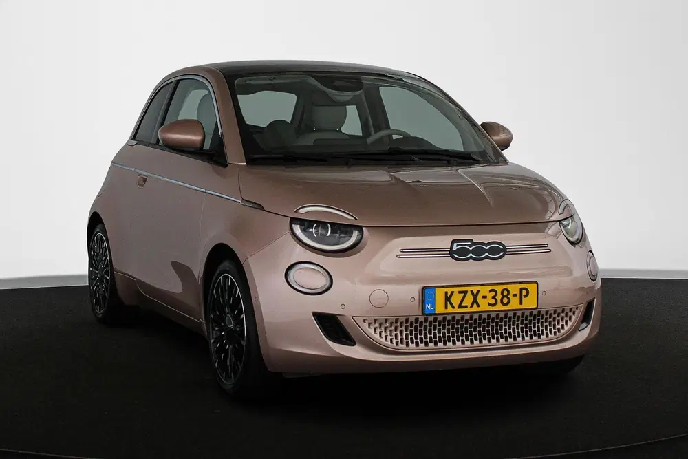 Fiat 500 La Prima 42 kWh Pano Leder Stoelverwarming uit 2024, foto 2