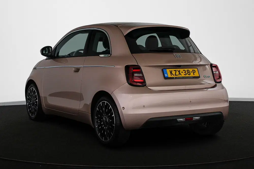 Fiat 500 La Prima 42 kWh Pano Leder Stoelverwarming uit 2024, foto 4