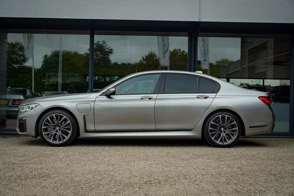 BMW 7-serie 745e High Executive uit 2020, foto 3