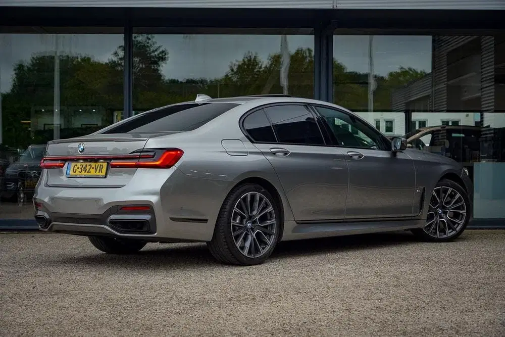 BMW 7-serie 745e High Executive uit 2020, foto 4