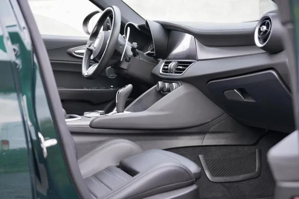 Alfa Romeo Giulia 2.0 T Veloce AWD Q4 Skywindow uit 2022, foto 11