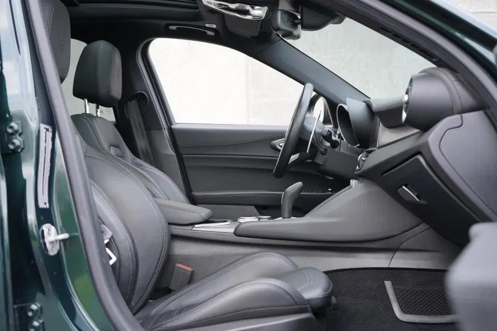 Alfa Romeo Giulia 2.0 T Veloce AWD Q4 Skywindow uit 2022, foto 12