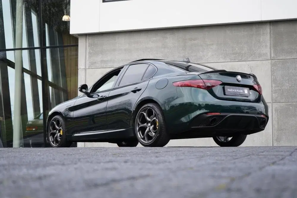 Alfa Romeo Giulia 2.0 T Veloce AWD Q4 Skywindow uit 2022, foto 14