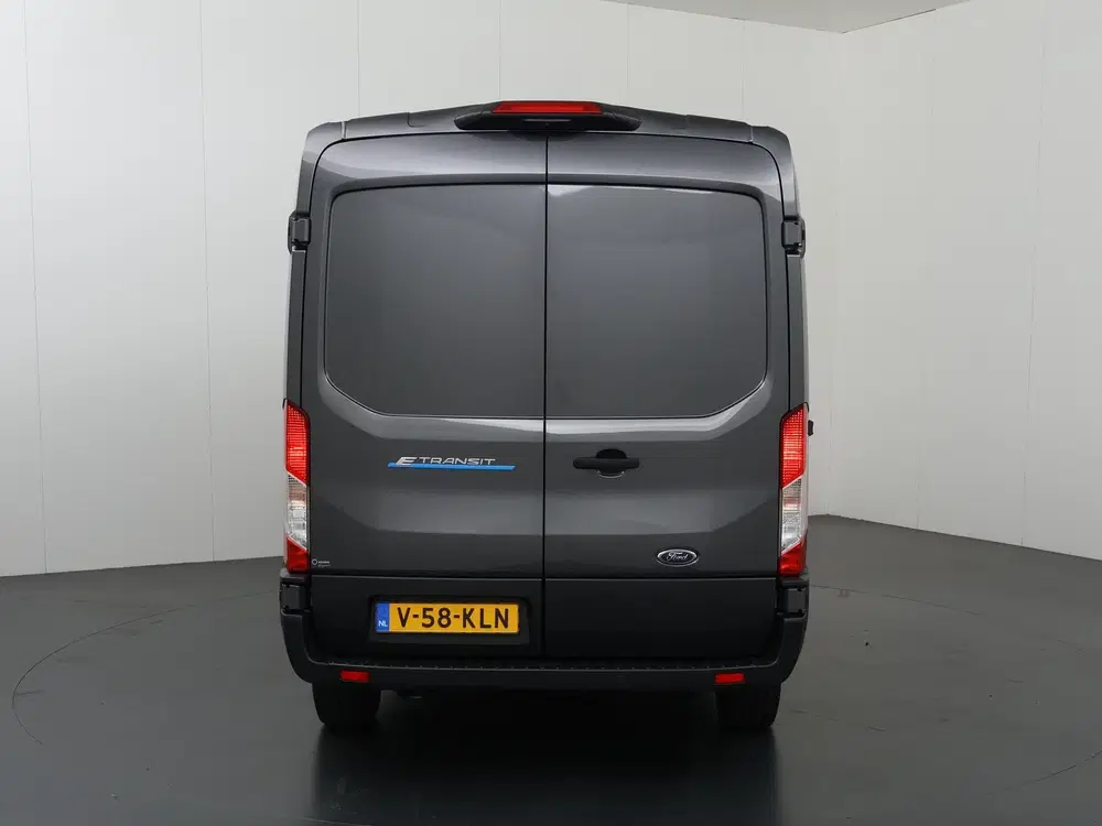Ford Transit 350 uit 2024, foto 4