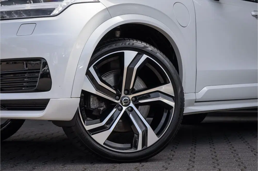Volvo XC90 T8 Recharge AWD R-Design 22'' uit 2022, foto 6