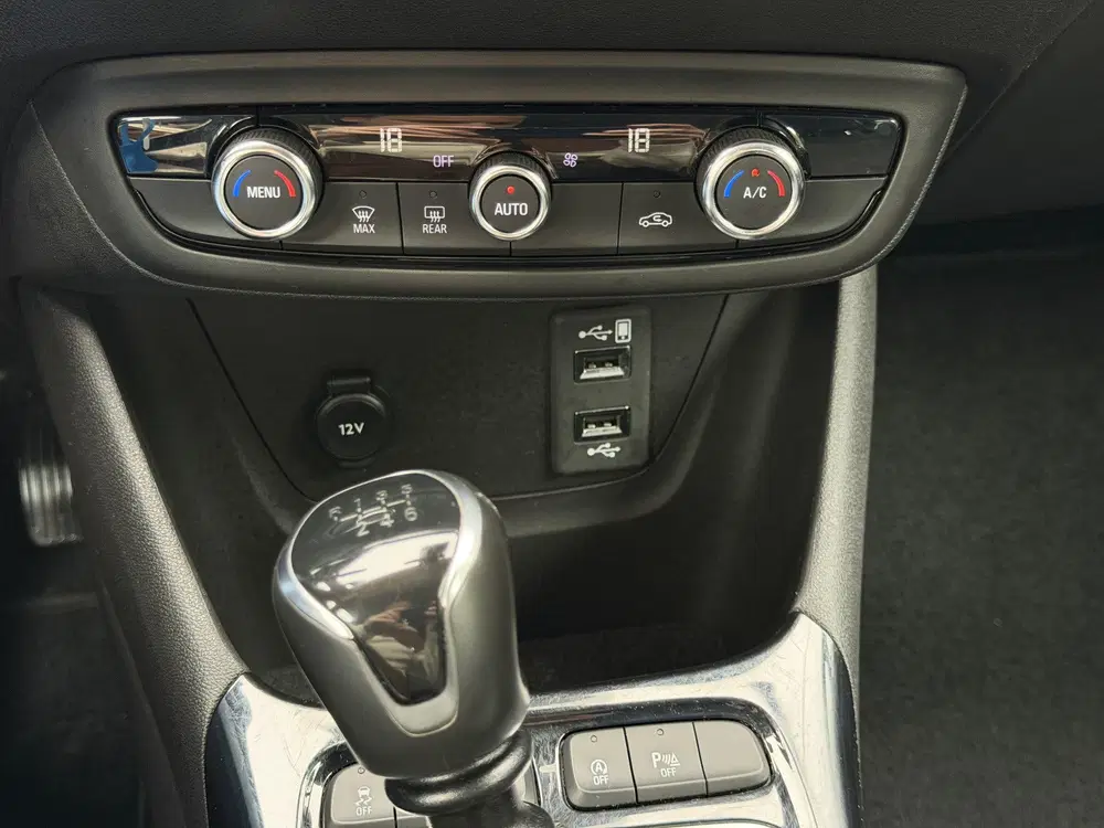 Opel Crossland 1.2 Turbo AGR-comfortstoel uit 2024, foto 9