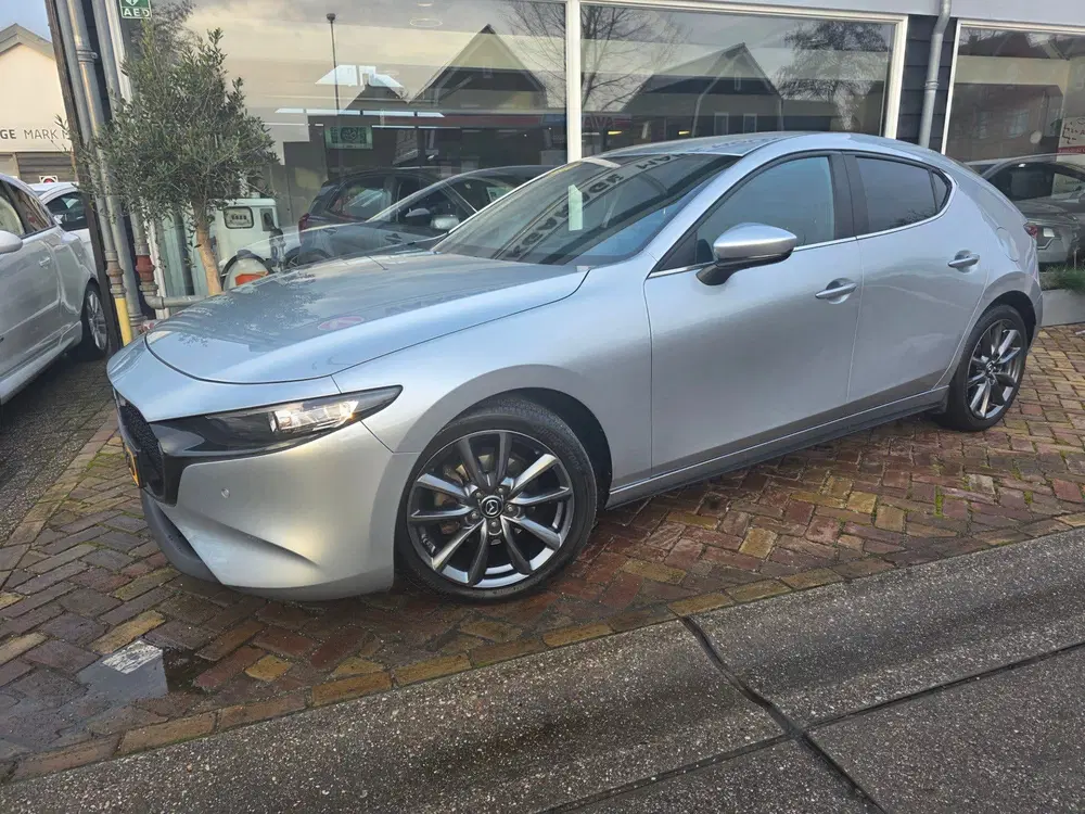 Mazda 3 2.0 e-SkyActiv-G M Hybrid 122 Luxury uit 2020, foto 3