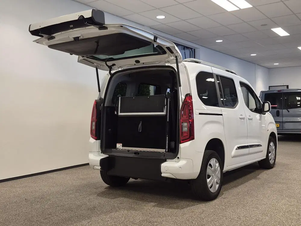 Toyota Proace City L1 Rolstoelauto Automaat 3+1 uit 2021, foto 14