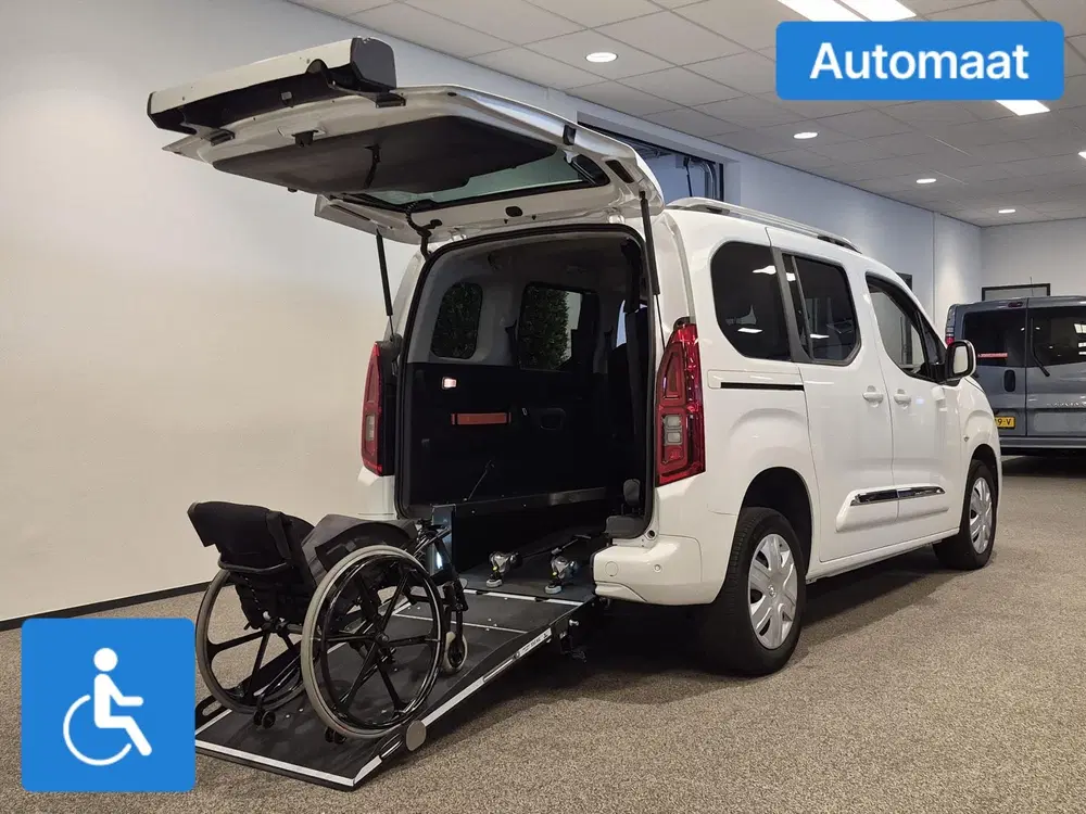 Toyota Proace City L1 Rolstoelauto Automaat 3+1 uit 2021, foto 2