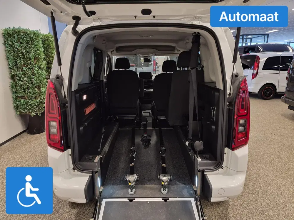 Toyota Proace City L1 Rolstoelauto Automaat 3+1 uit 2021, foto 3