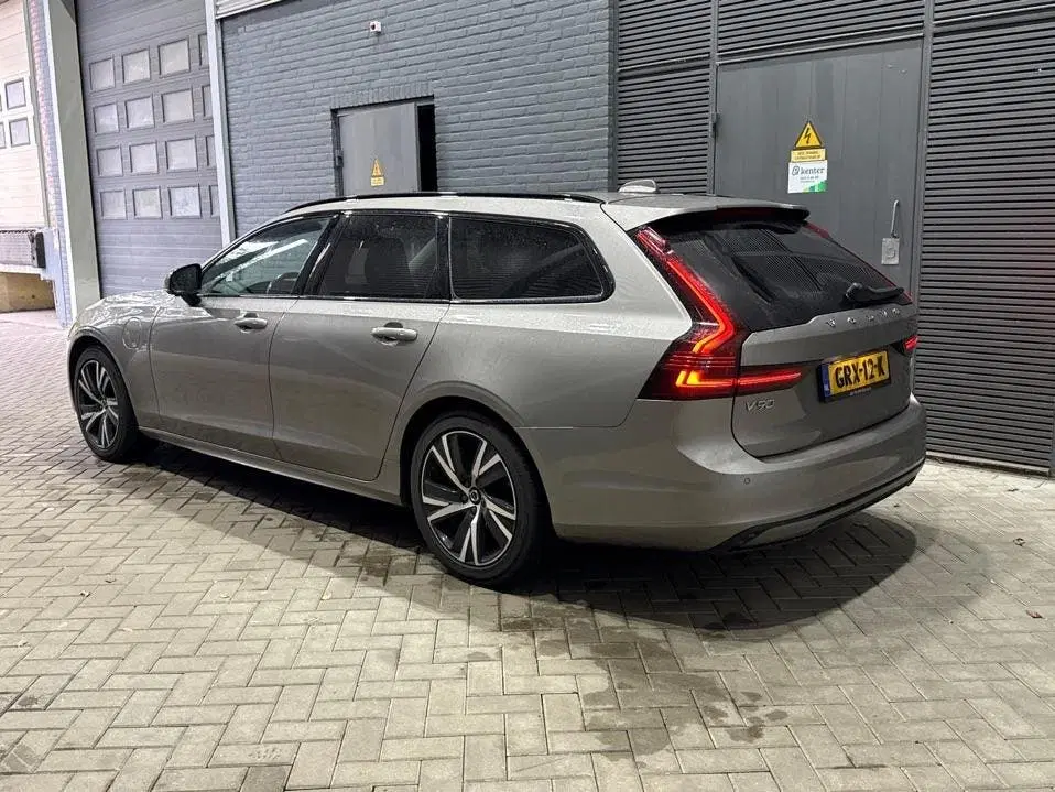 Volvo V90 2.0 T6 AWD R-Design uit 2020, foto 3