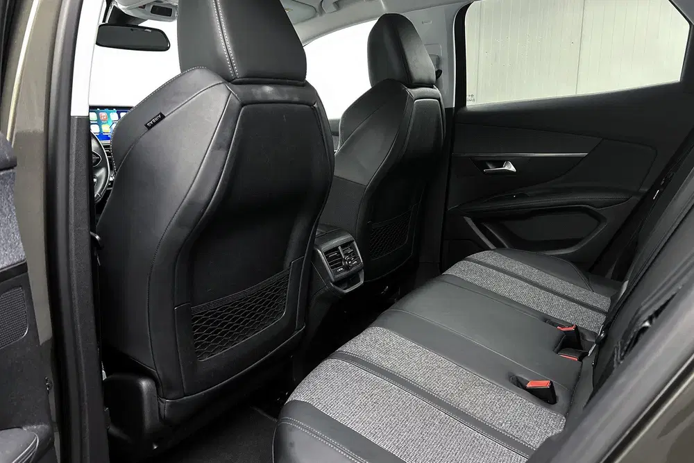 Peugeot 3008 1.2 PureTech Allure uit 2020, foto 12