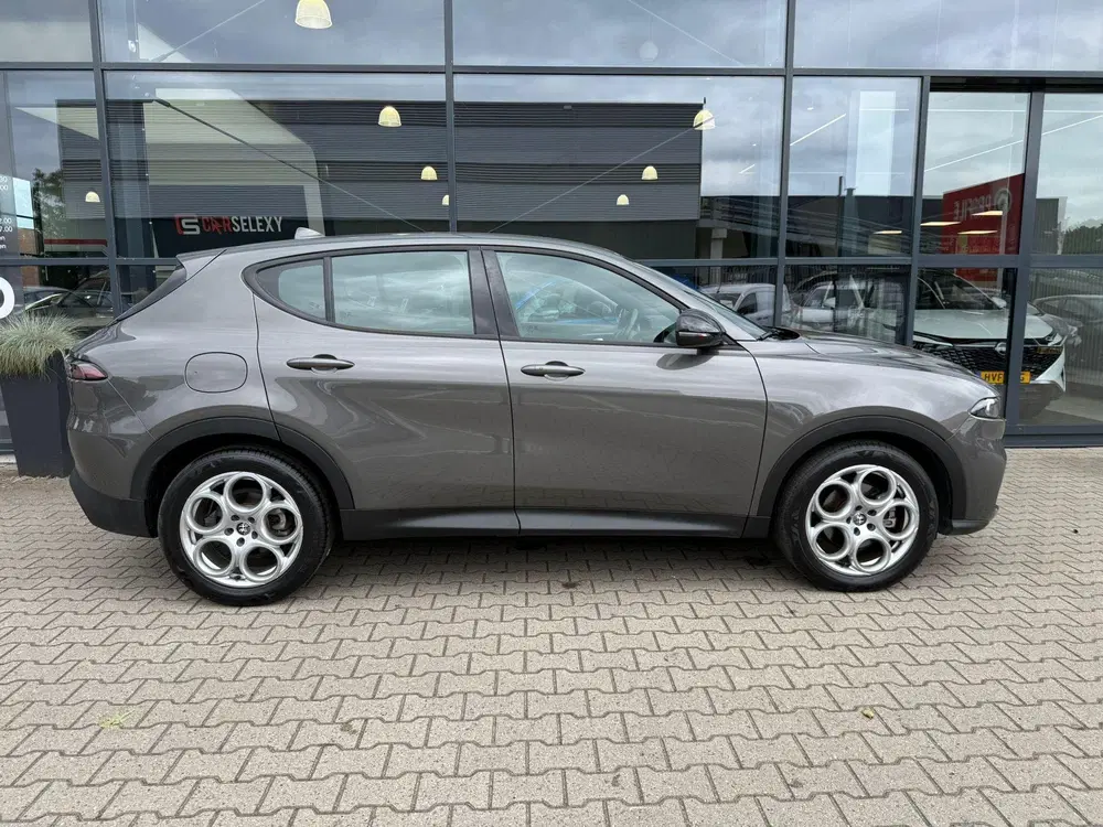 Alfa Romeo Tonale 1.5T Hybrid Sprint *ACC & Navigatie* uit 2023, foto 6