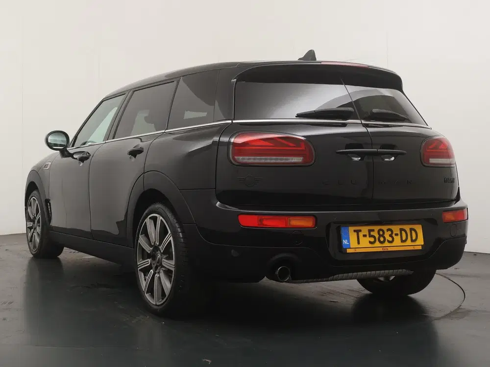 Mini Clubman Cooper uit 2023, foto 11
