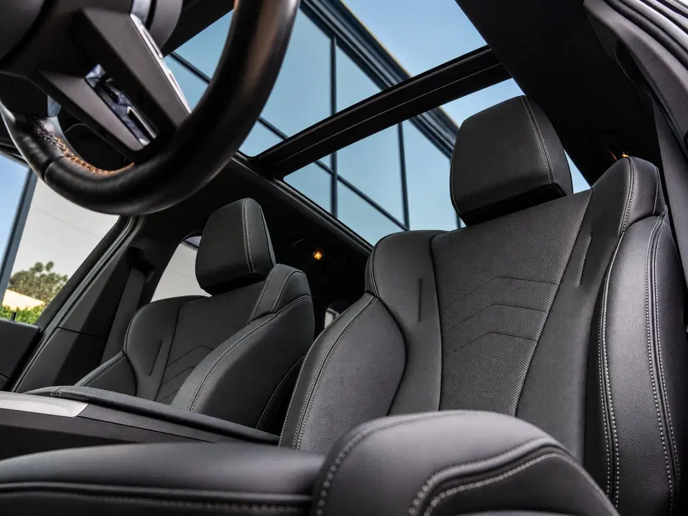 BMW X1 xDrive23i uit 2023, foto 12