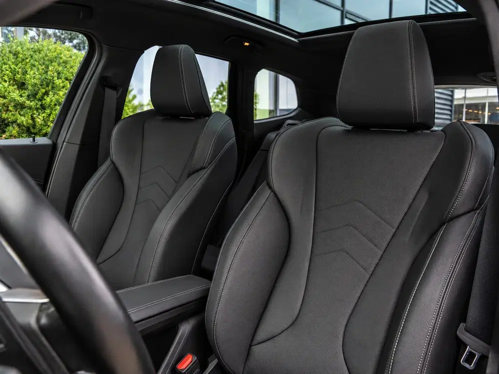 BMW X1 xDrive23i uit 2023, foto 15