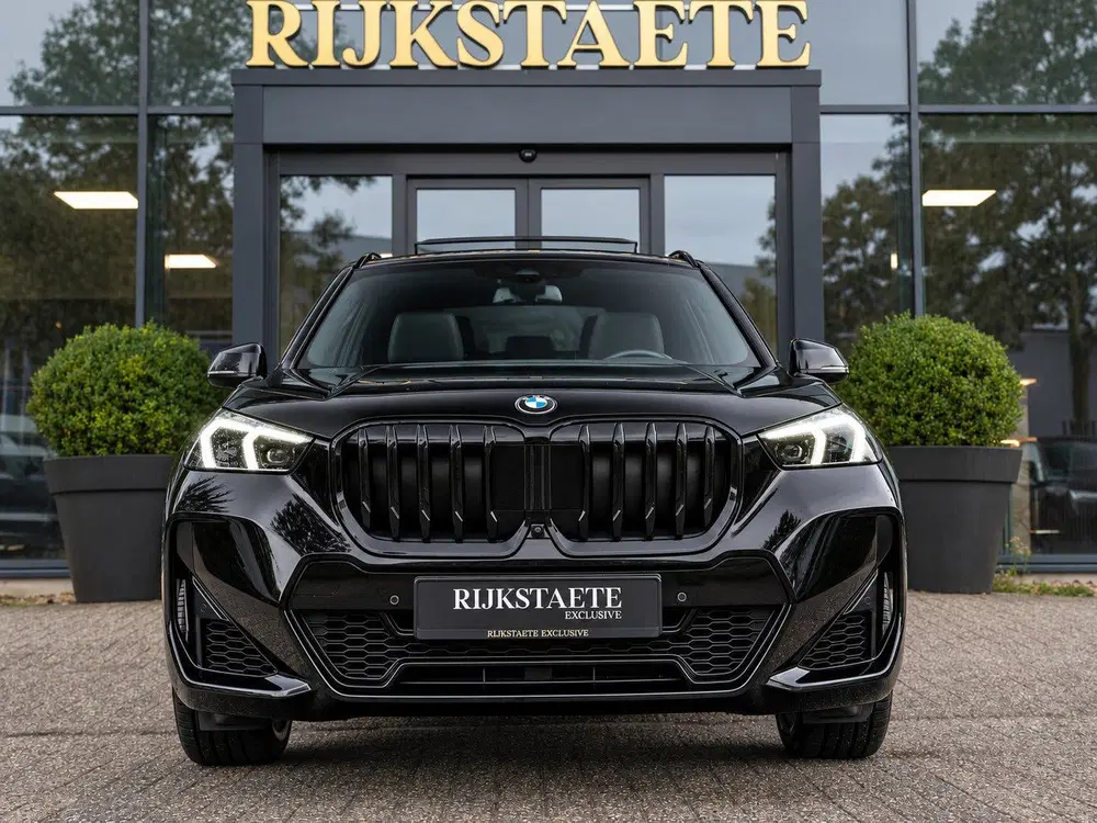 BMW X1 xDrive23i uit 2023, foto 3