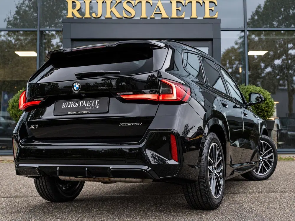 BMW X1 xDrive23i uit 2023, foto 7
