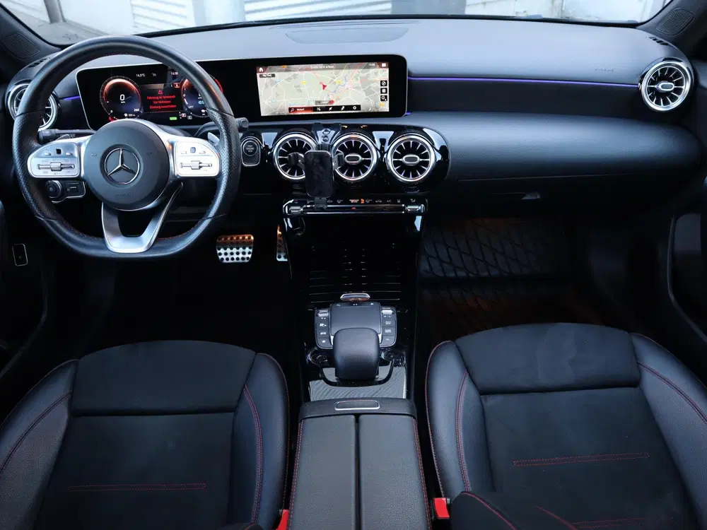 Mercedes-Benz A-Klasse 250 e l Panoramadak l Stoelverwarming uit 2020, foto 12