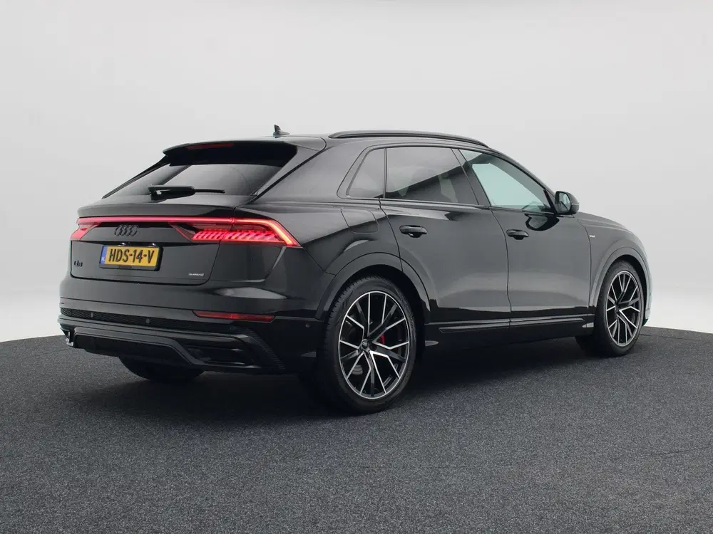 Audi Q8 55 TFSi e quattro 381 Pk S-Line uit 2024, foto 2
