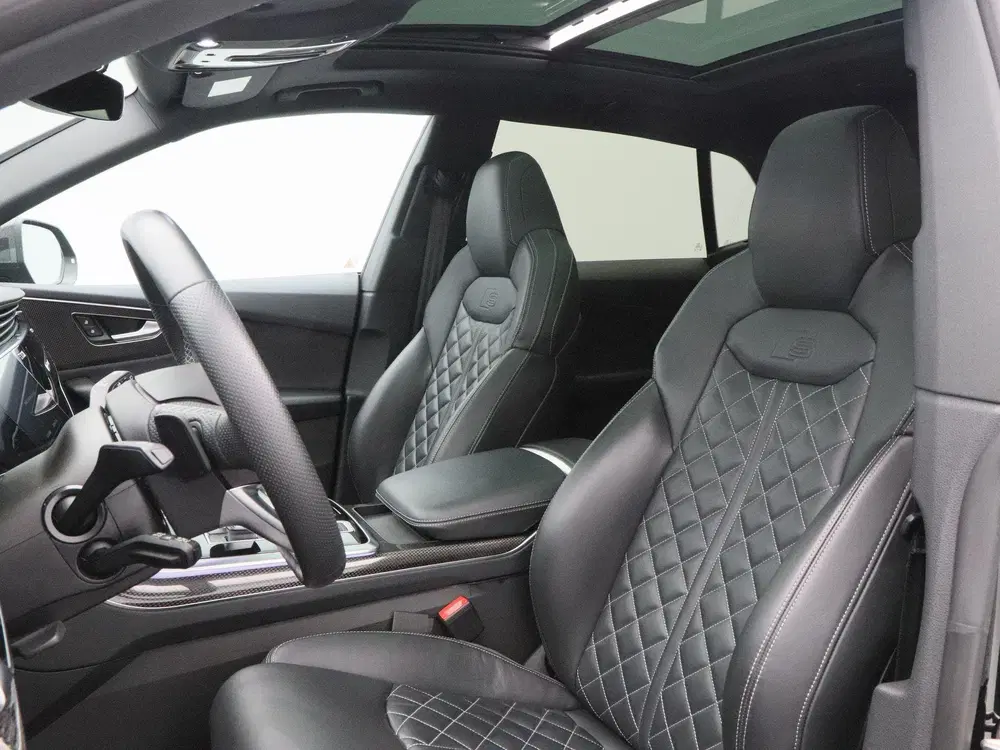 Audi Q8 55 TFSi e quattro 381 Pk S-Line uit 2024, foto 5