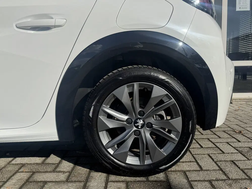 Peugeot 208 EV 50 kWh uit 2021, foto 15