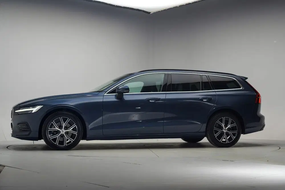 Volvo V60 2.0 B3 Core Aut. [ LED Adapt.cruise Stoel uit 2023, foto 2