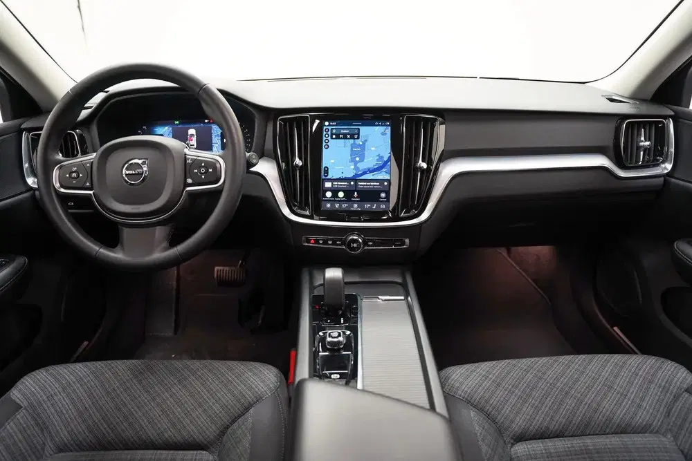 Volvo V60 2.0 B3 Core Aut. [ LED Adapt.cruise Stoel uit 2023, foto 4