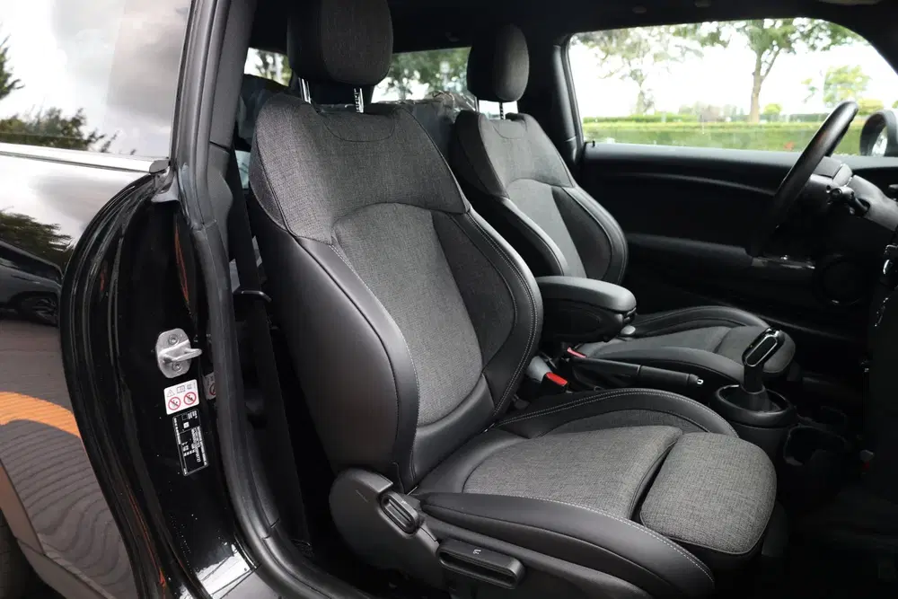 Mini Cooper Cooper uit 2021, foto 6
