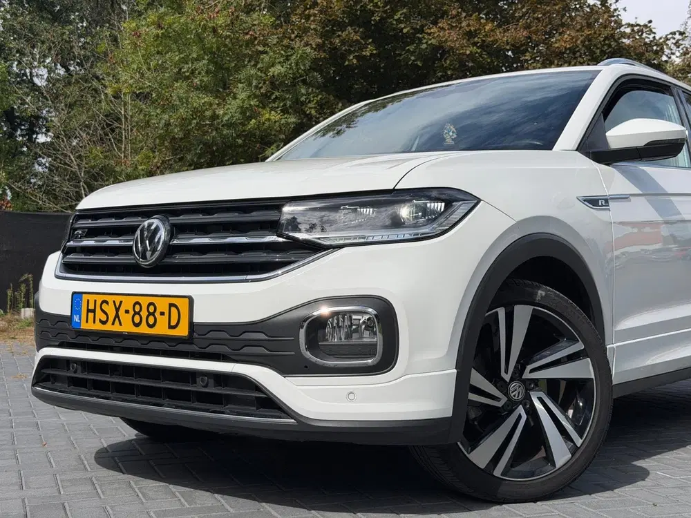 Volkswagen T-Cross 1.0 TSI R-line uit 2019, foto 2