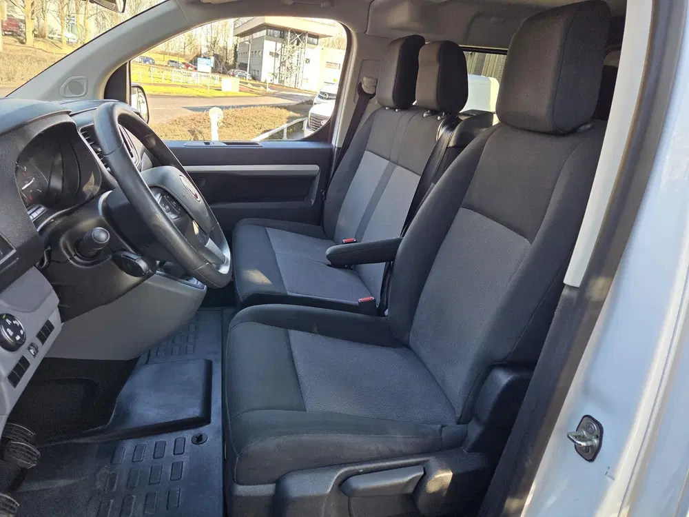 Peugeot Expert uit 2022, foto 14