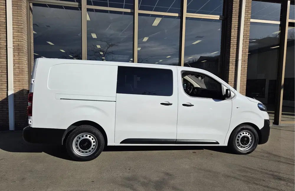 Peugeot Expert uit 2022, foto 8